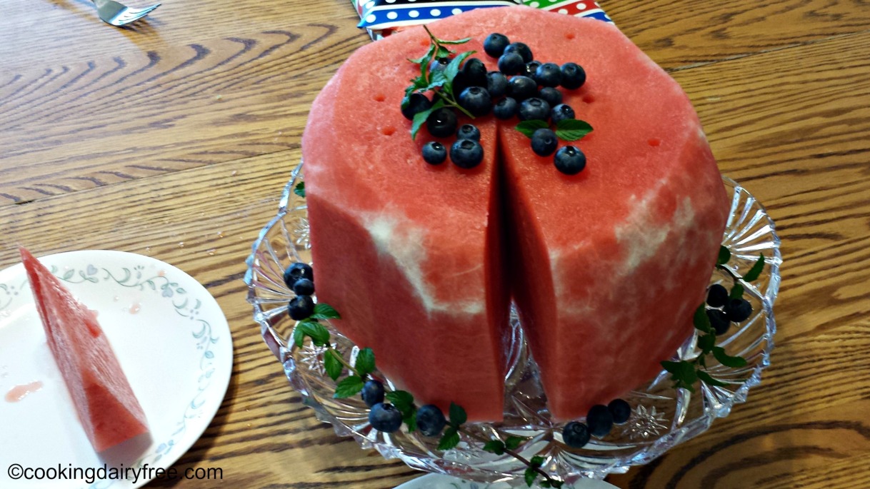 cut watermelon cake