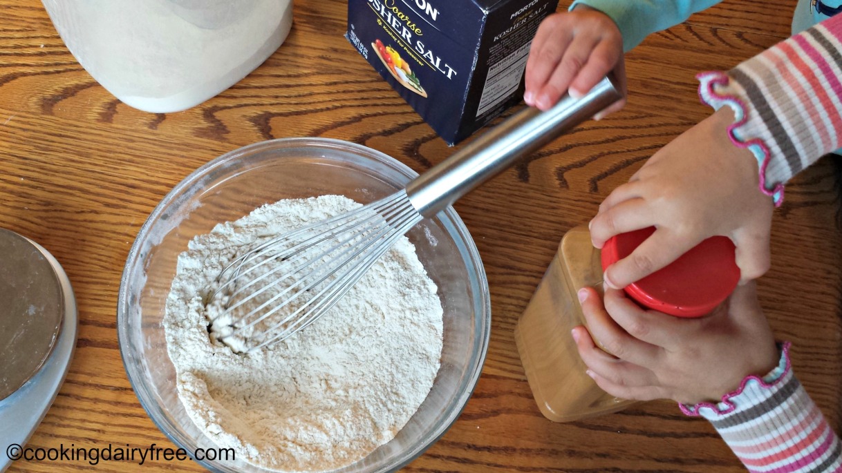 whisking-the-dry-ingredients