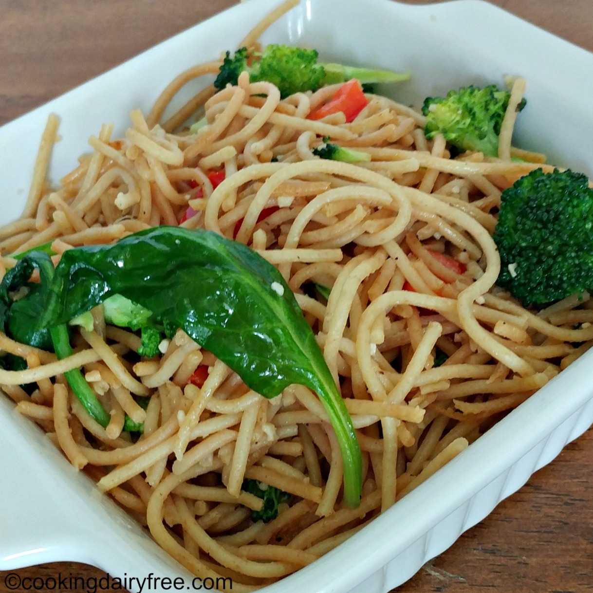 Garlic broccoli noodles 2